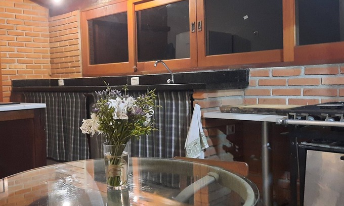 Campinas Cabaña | Country house with waterfall and natural pool