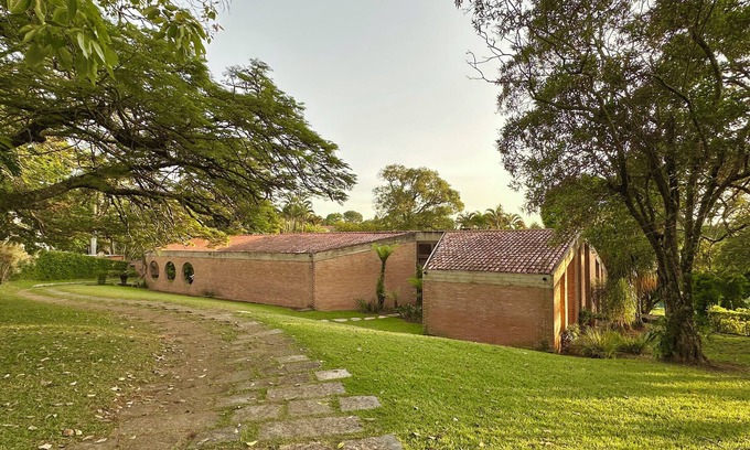 Vila Santista Alquiler De RV | Country house with 4,000 square meters of garden, swimming pool, tennis court, golf.
