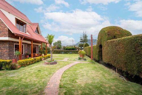Ubate Casa | Country house with fireplace and mountain view