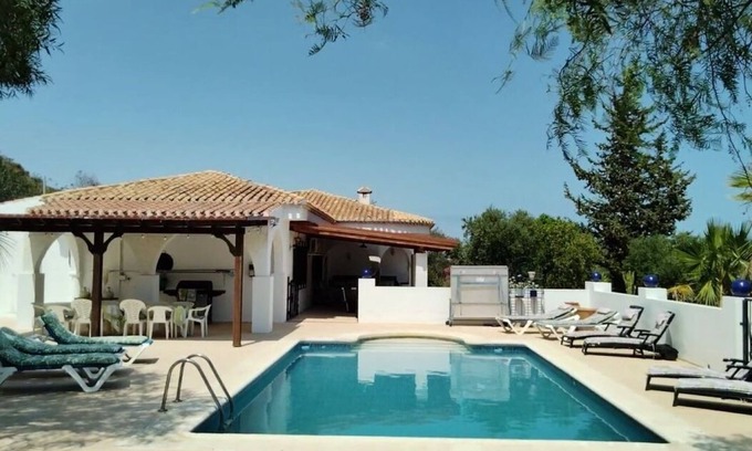 La Parata Cabaña | Country House with Pool and Garden, 6 Bedrooms, 4 Bathrooms. A/C. Internet