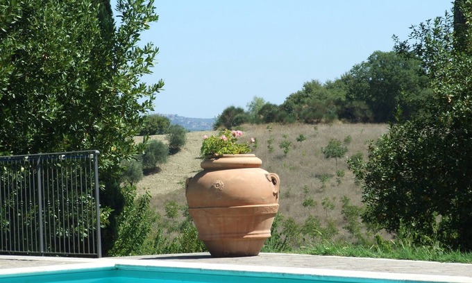 Cetona Casa | Casa de campo con piscina y vista panorámica, ideal para familias con niños.