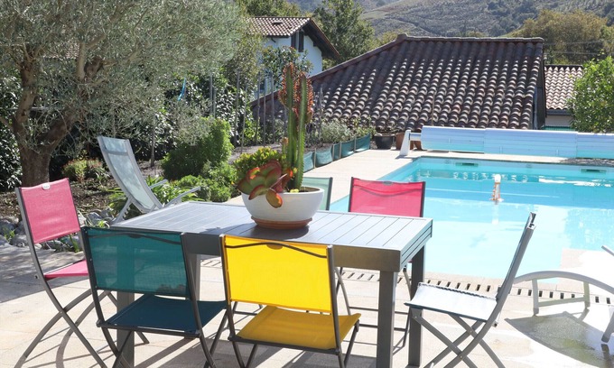 Urrugne Villa | Casa de campo con piscina privada, aire acondicionado y WiFi a 10 min del centro