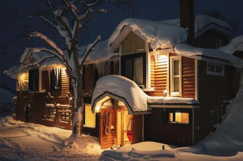 Niseko Cama Y Desayuno | Country Inn Milky House