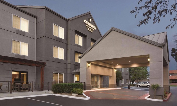 Raisin Hotel | Country Inn & Suites by Radisson, Fresno North, CA