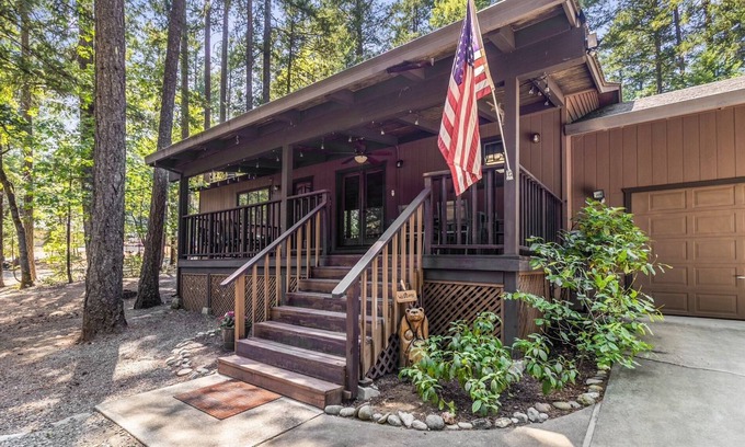 Trinity Center Casa | COUNTRY LAKE RETREAT. New on the market! Special rate. Book now.