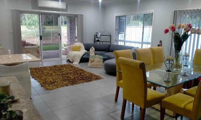 Edmondson Park Casa | Country Lane