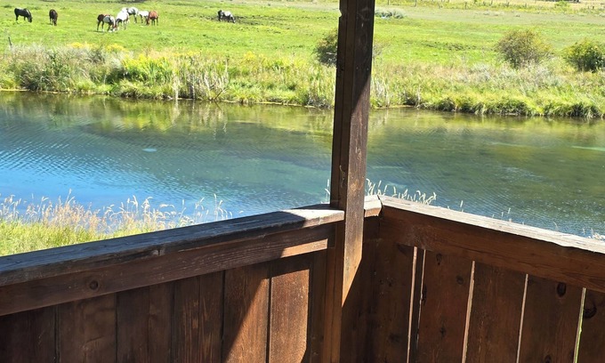 Colville Casa | Country Living 6 miles from Colville, easy access, on a beautiful large pond!