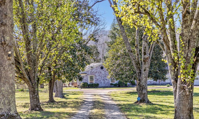 Franklin Otro | Country Living at its Best