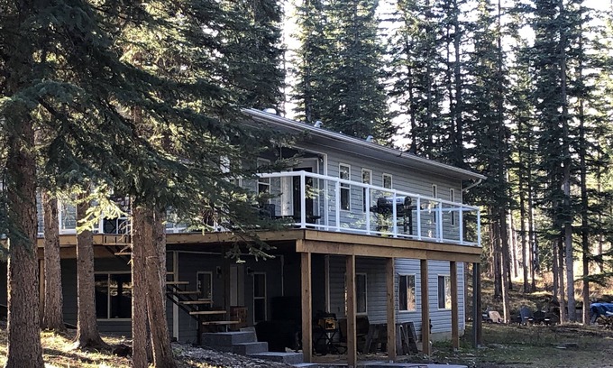 Hinton Casa | Country living in town limits