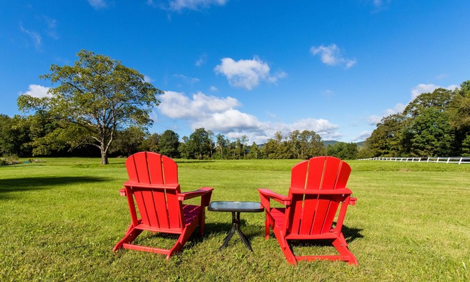 Pittsfield Casa | Country Living just minutes from Everything!