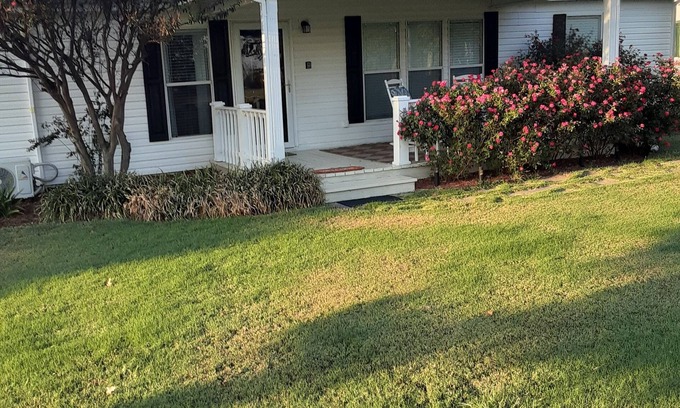 Klondike Otro | Country Living on Acreage with Pond