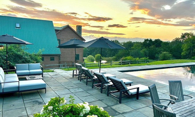 Staatsburg Apartamento | Country Modern Bungalow on 16 acres in the Hudson Valley