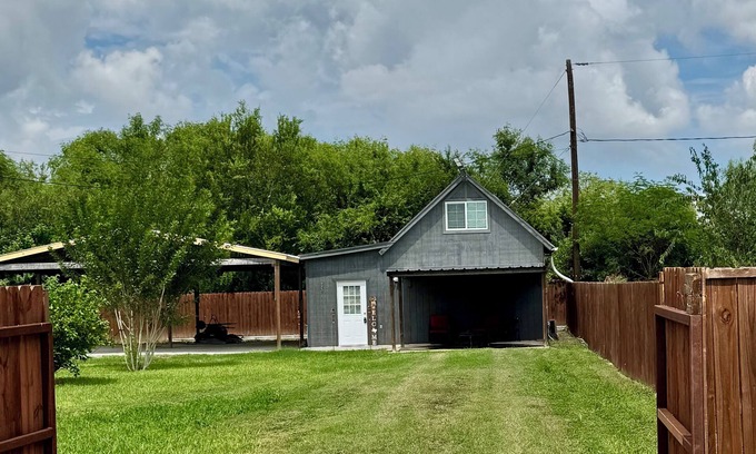 San Benito Otro | Country Nook farmhouse in San Benito