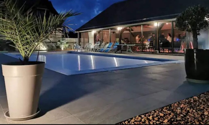 Les Monts du Roumois Casa | Outbuilding in the countryside, large living room, for 10 people
