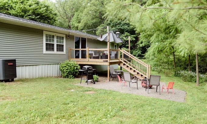 Parkesburg Casa | Country Outback Cozy Home *W/Camp Fire Pit*