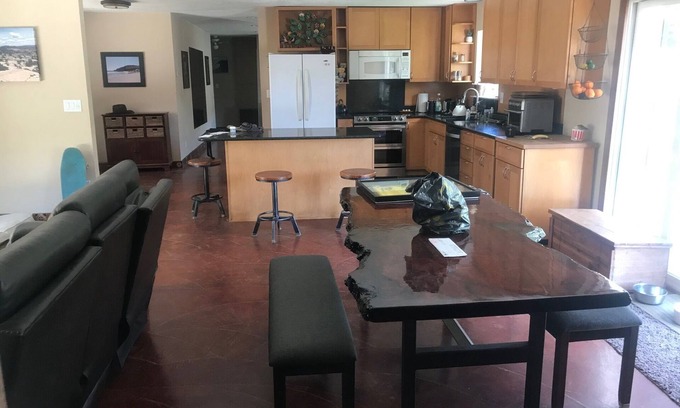 Prunedale Casa | Country paradise 20 minutes to Monterey, Laguna Seca and SC. Gated for pets.