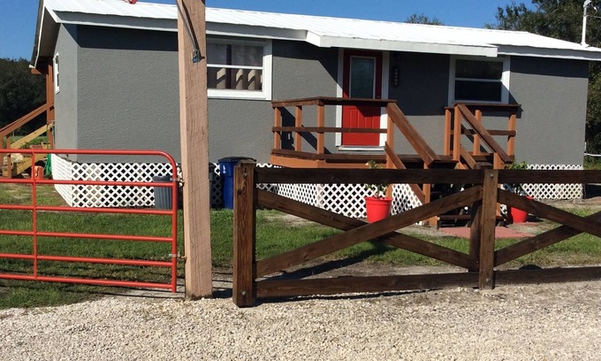 North Fort Myers Casa | Country Quiet Yet Close to Everything !