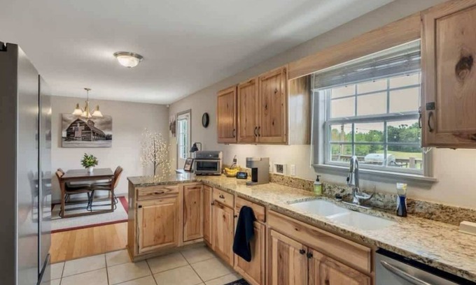 McEwen Casa | Country Retreat w/ Hot Tub on 20 Acres in Dickson