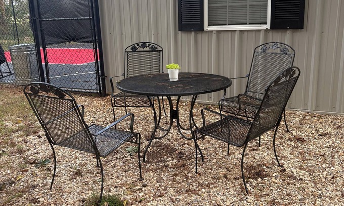 Eastabuchie Apartamento | Country retreat within minutes to several towns with outdoor games ,petting farm