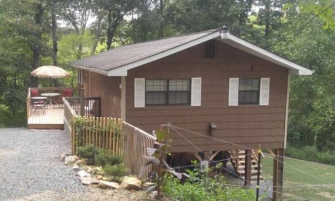 Scotts Casa | Country setting, yet only minutes from everything!