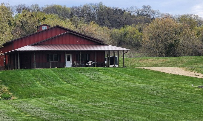 North Freedom Casa | Country Sportsmans Paradise!! Grill, Firepit & AC - Devil's Lake and Dells area!