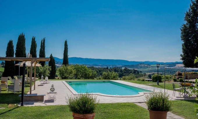 Acqua Loreto Villa | COUNTRY VILLA WITH BREATHTAKING VIEW