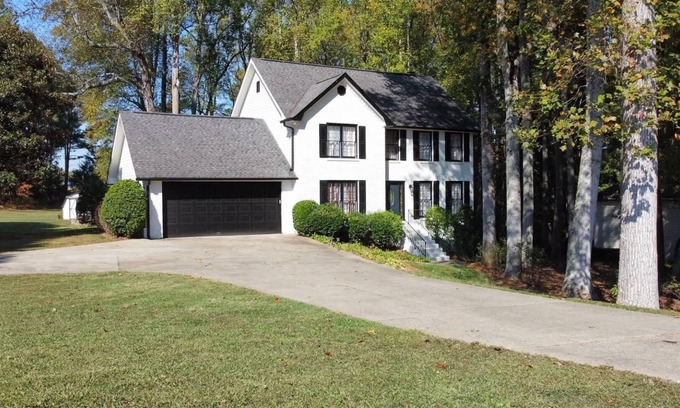 Canton Casa | Country warmth meets modern convenience. Spacious 4-bedroom 3 full bath home.