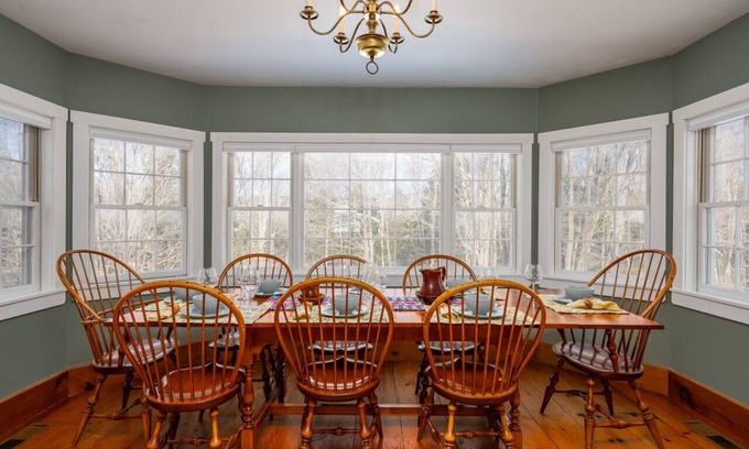Killington Casa | CountryBear- AC, Pool, Hot Tub, Fire Pit, Grill