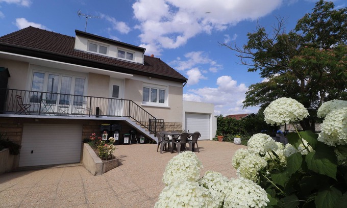 Ussy-sur-Marne Casa | Countryside and close to Disney, La Vallée Village, and Paris......