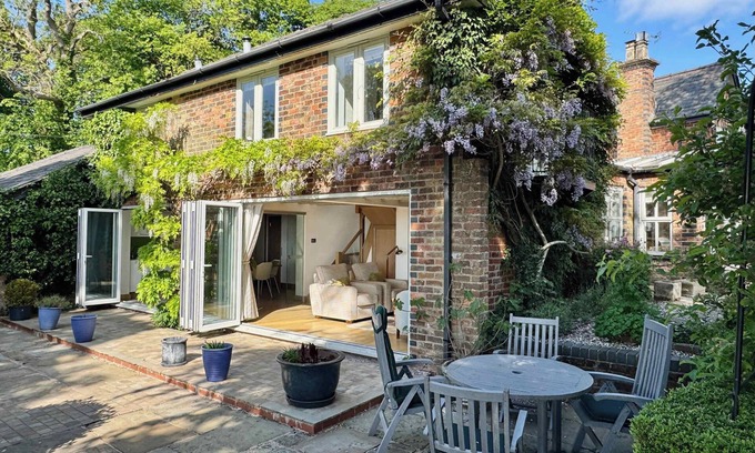Macclesfield Casa | Countryside Cottage with Panoramic Views
