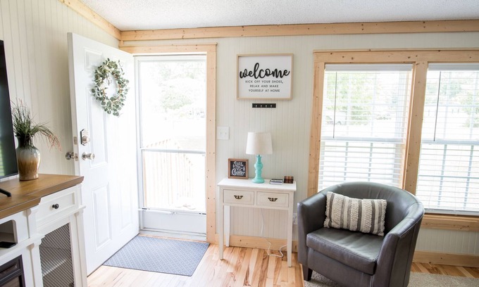 Durants Neck Cabaña | Countryside Cottage~Deck~Grill~Wi-fi~Belvidere~Near Albemarle Croquet Club