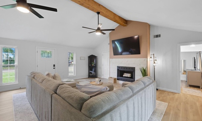 Sherman Casa | Countryside Cottage Getaway | 3BD/3BA w Patio+BBQ