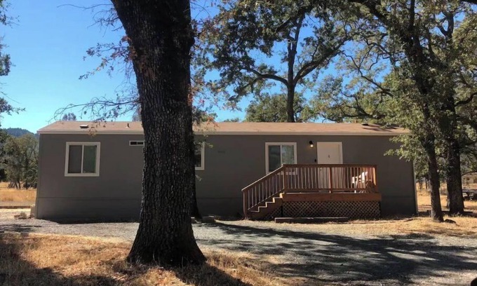 Middletown Cabaña | Countryside Cottage