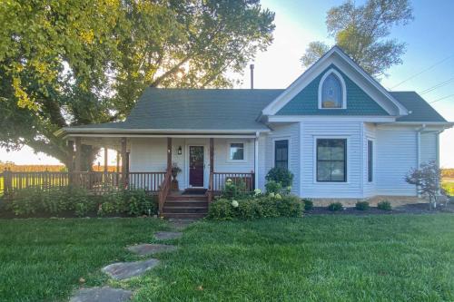 Pauline Casa | Countryside Cottage with Large Yard Near Topeka
