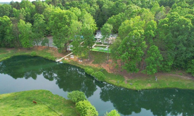 Bynum Otro | Countryside Getaway Green UniqueDomeA/serene farm retreat