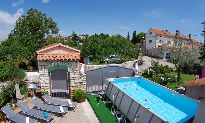 Peresiji Apartamento | Apartamento De Campo En El Pueblo Persiji