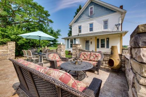 Wooster Casa | Countryside Home in Wooster with Patio and Fire Pit