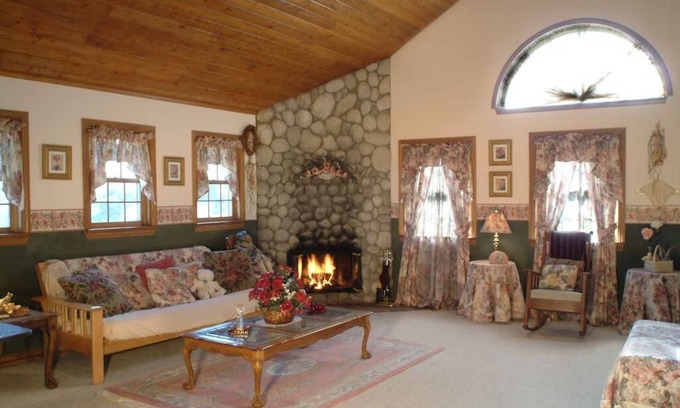 Julian Casa | Countryside home with expansive views of the hills and valleys of Julian.