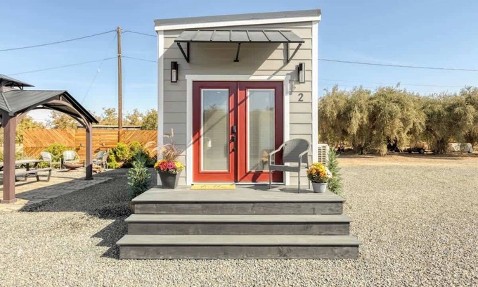 Lindsay Casa | Countryside Tiny Home w Loft, Close to Sequoia NP