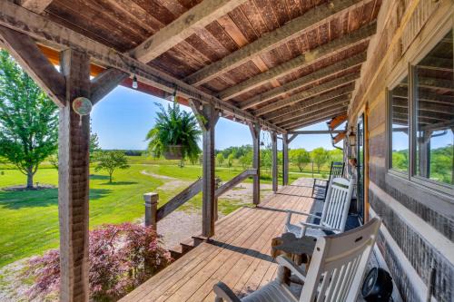 Centerville Apartamento | Countryside Vacation Rental in Paola!