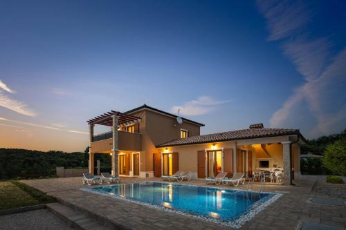 Paradiz Apartamento | Countryside Villa Katarina - Happy Rentals