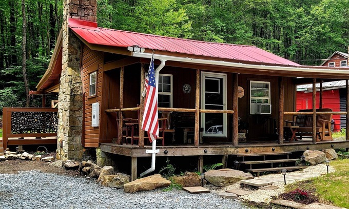 Jefferson Township Cabina | Couple's Cabin in Somerset