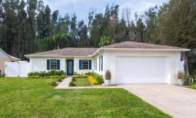 Vero Beach South Casa | Couple's Coastal Retreat - Beach & Dining Nearby
