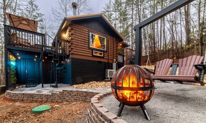 Sevierville Cabina | Couples Hide-Away!
