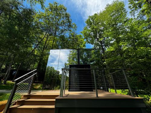 Balsam Grove Casa | Couples Mirror Cabin- Reflections at Valley Bear Farms Resort