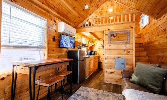 Sevierville Cabina | Couples Refuge by Ghosal Luxury Lodging