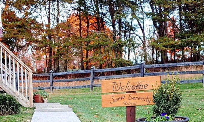Ingles Casa | Couples retreat located near the New River Trail and river
