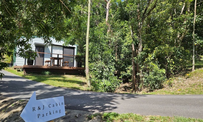 Gordonvale Cabina | Couples Retreat spa & massage cabin Cairns