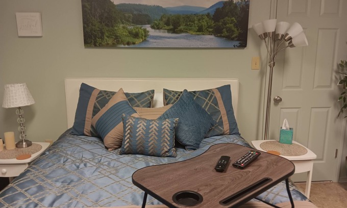 Mid America Apartamento | Couples Romantic Lakefront Retreat