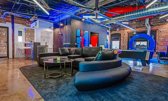 Sparta Casa | Couples Sanctuary | Cozy Lounge | Fire Pit | Art
